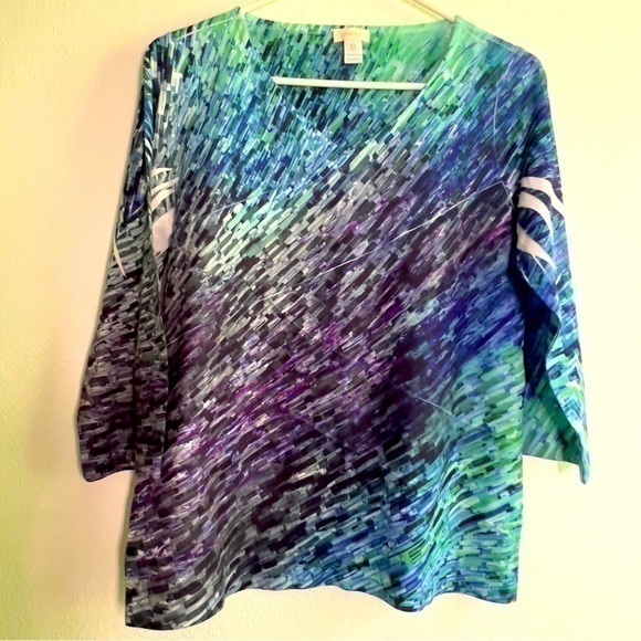 Chico’s v-neck shirt in blues & aquas, 3/4th sleeves. Sz 0. Preowned. Like new. - Picture 1 of 8